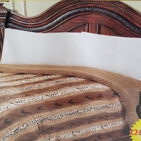 Queen Size Ultra Thick Soft Faux Fur Blanket Throw 3 Piece Set - Picture 1 of 8